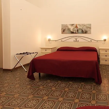 Alojamento de Acomodação e Pequeno-almoço Afea Art & 4*